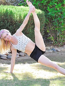 Yoga Instruction Photos (Bella Bends)