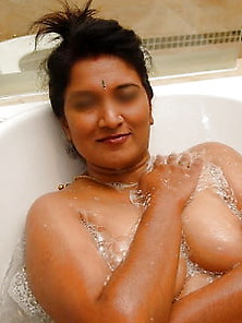Indian Mature Horny Aunty Wife With Sexy Boob- In Bathtub
