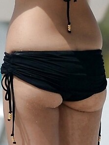 Jessica Gomes Shows Off Her Bikini Body