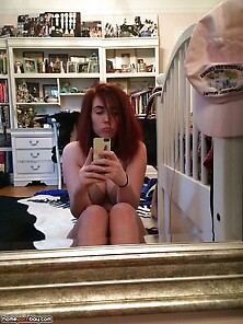 Redhair Girl Naked Selfshots