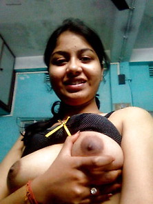 Indian Wife Showing Her Boobs And Pussy
