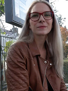 Fit Blonde Glasses Girl Vivi Vallentine Pickup