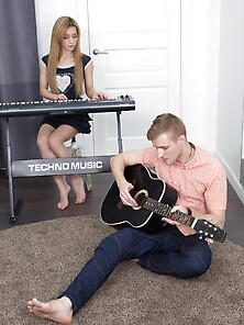 Piano Girl Satisfies Guitar Man Being Scored During Rehearsal In