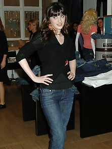 Zooey Deschanel In Jeans And Her Bra