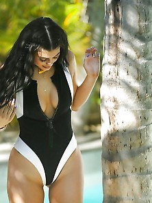 Kylie Jenner Hottest Pics!