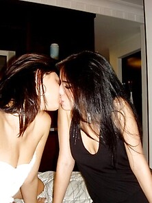 Lesbian Babes Eating Each Other Out