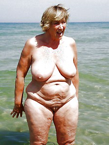 Bbw Matures And Grannies At The Beach 100
