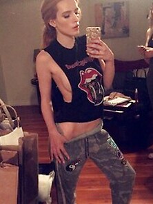 Sideboob Photos Of Bella Thorne