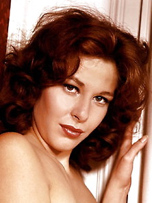 1959 - 10 -Elaine Reynolds - Mkx