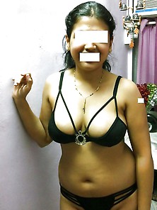 Sexy Indian Tamil Wife Posing