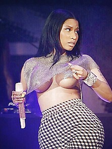 Nicki Minaj Sexy On Stage