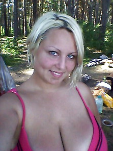 Busty Russian Woman 3476