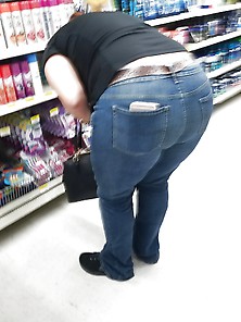 Fat Booty At Walmart