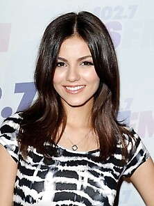 Victoria Justice Flaunts Her Nice Legs In A Sexy Dress