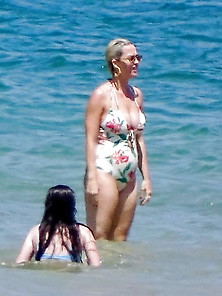 Katy Perry On The Beach In France (Lq)