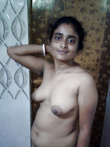 Nude Bhabi