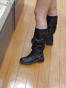 Japanese Candids - Soles In A Store