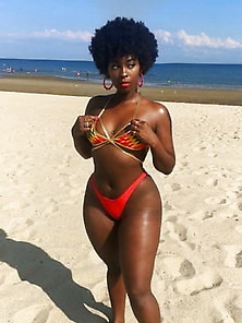 More Hot Black Girls And Babes!