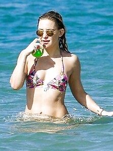 Kate Hudson Looking Hot In A Bikini In Hawaii