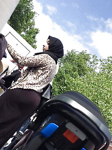 Sexy Muslim Hijab Mom