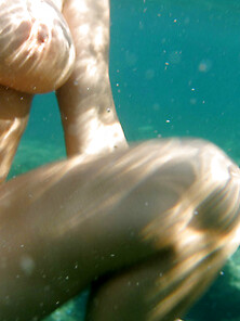 Aneta Kora Under Water