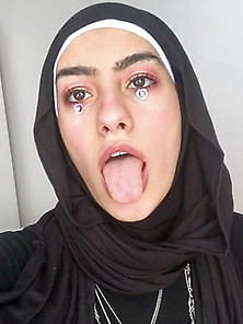 Seductive Beurette Hijabi