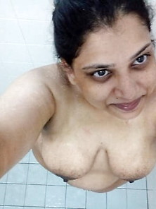 Desi Milf Nude Selfie