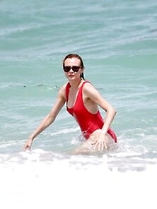 Diane Kruger Pokies And Cameltoe In Red Swimsuit On A Beach In M