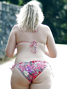 Curvy Beach Babes With A Few Extra Pounds