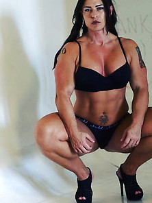 Fit Milf Kortney +30 With Hard Muscles