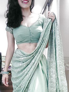 Sexy Body Desi Teen Girl In Saree And Selfies (Paki Indian)
