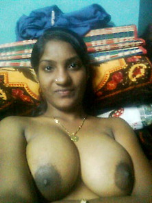 Tamil Village Girl Big Boobs Show