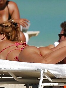 Hot Busty Jessica Cirio Nipslip In Miami