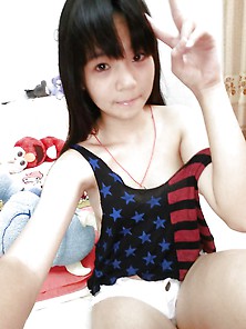Vietnamese Beautiful Girl 18Y Selfie