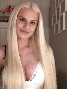 Sexy Blond Babe
