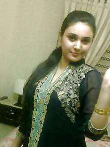 Punjabi Beautiful Girl Selfee