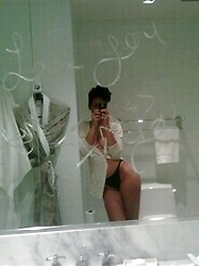 Rihanna Nudes