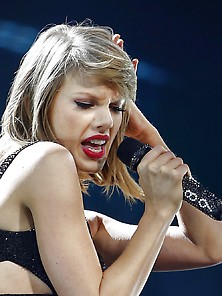 Taylor Swift Sexy On Stage