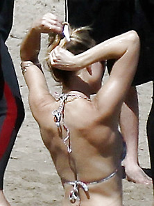 Kate Hudson - Bikini - Malibu,  March 2015