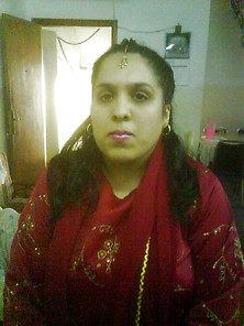 Lubna Nawaz From Pakistan