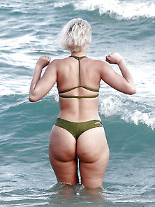 Incredible Hot Butt In Green Bikini