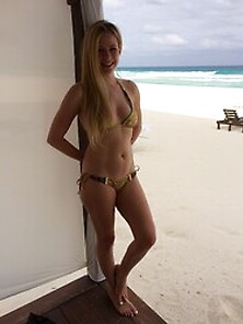 Avril Lavigne Nude Pics
