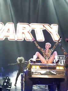 Skanky Miley Cyrus Hot And Slutty Performance