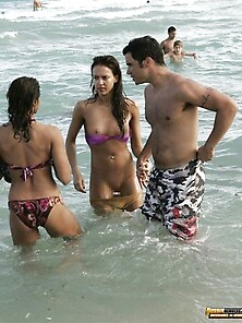Vanessa Rihanna And Jessica Yummy Titties...