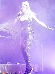 Rita Ora Super-Steamy