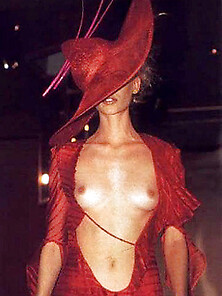 Kylie Minogue Does Some Hot Bikini Photoshoot