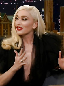 Gwen Stefani Tonight Show 11-21-2017 Vidcaps