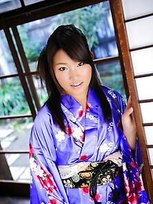 Japanese Cutie Is Super Alluring In Her Kimono