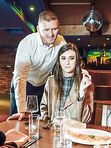 Lina Luxa And The Waiter