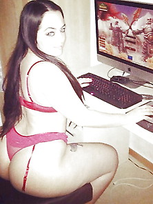 Big Booty Gamer Girls